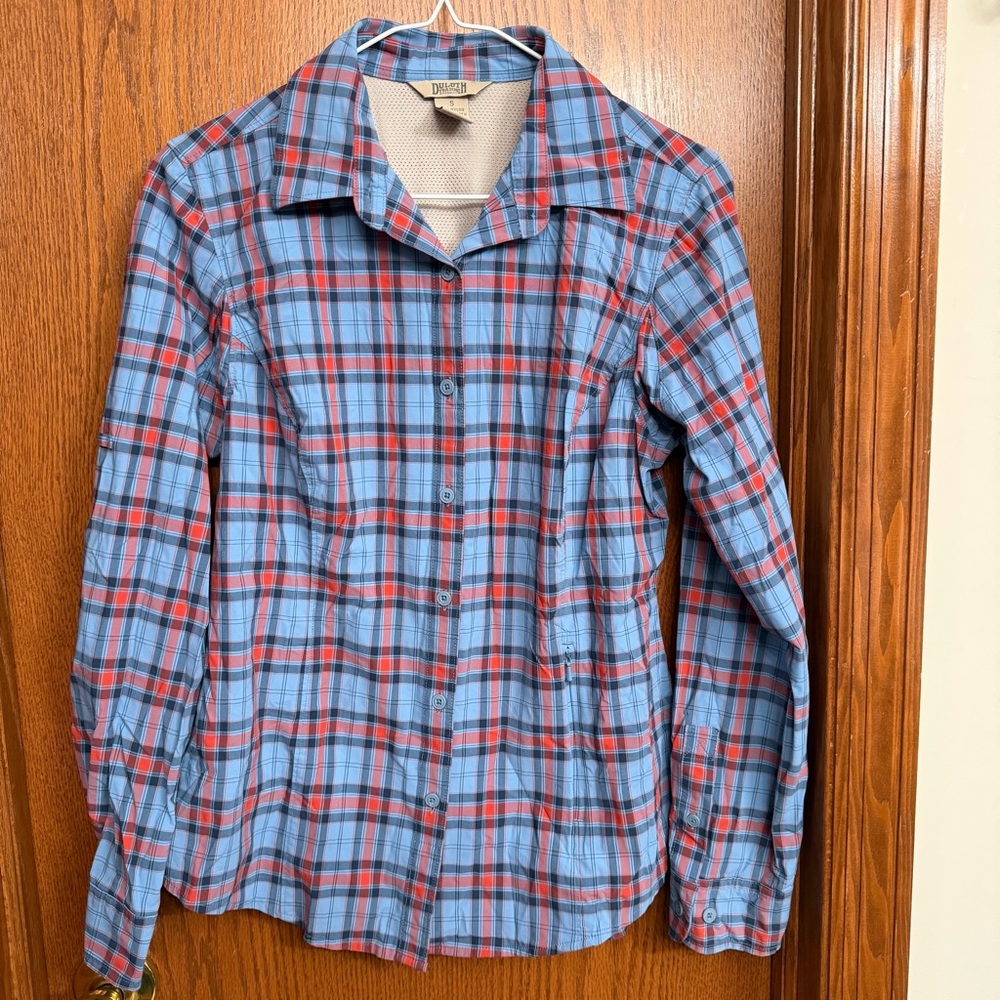 Duluth Trading Co Blue and Red Plaid Button Down Shirt